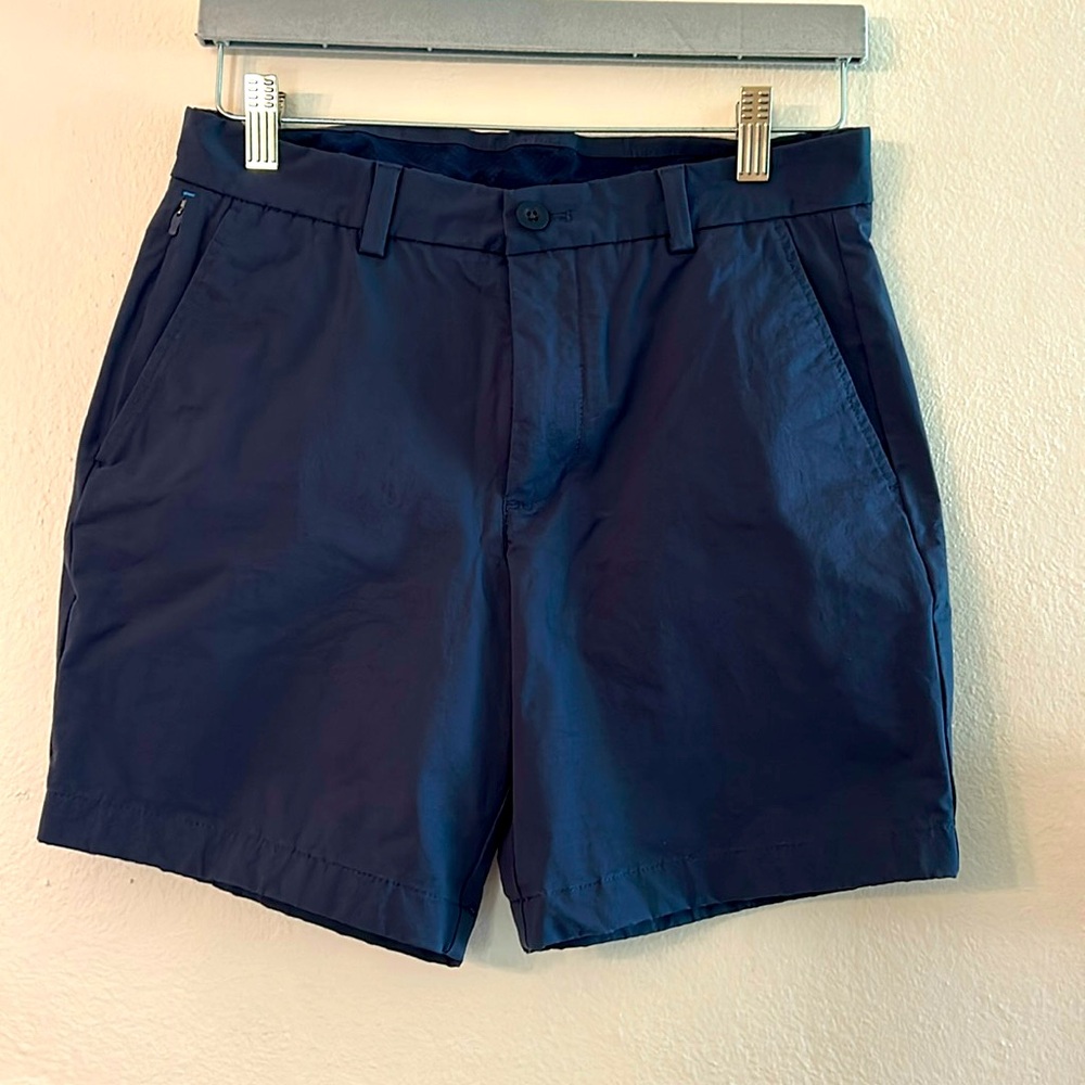 Vineyard Vines on the go shorts size 28